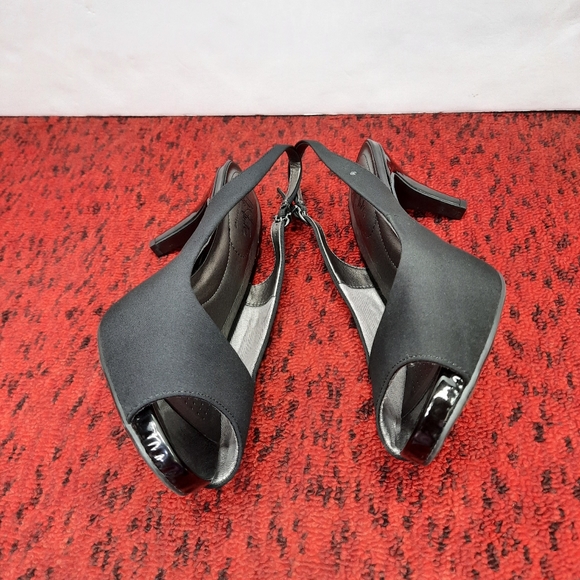 Life Stride Teller Slingback Buckle Ankle Strap Pump Peep Toe Heel Black SZ 11W - Picture 11 of 14